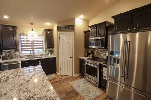 2439 Lacorte Loop, Bismarck, ND 58503 photo 8