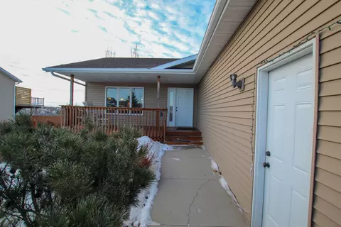 2439 Lacorte Loop, Bismarck, ND 58503 photo 2