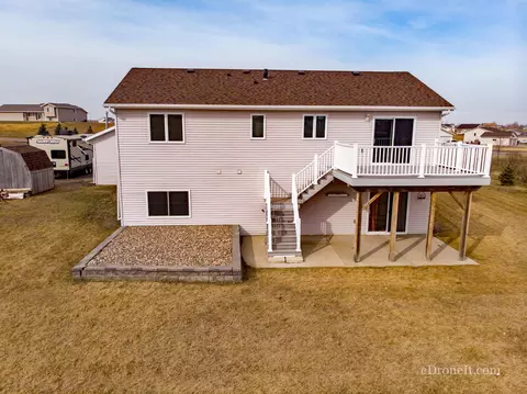 4575 Preston Loop, Bismarck, ND 58504 photo 2