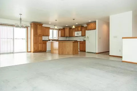 4575 Preston Loop, Bismarck, ND 58504 photo 4