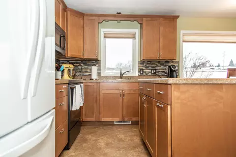 2517 E Ave D E, Bismarck, ND 58501 photo 10