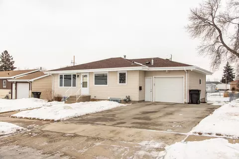 2517 E Ave D E, Bismarck, ND 58501 photo 2