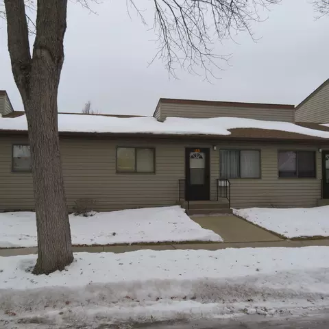 340 Willow Ln, Bismarck, ND 58504 photo 2