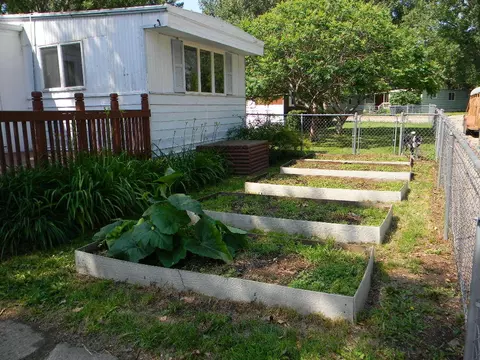 203 Coyote St, Mandan, ND 58554 photo 2