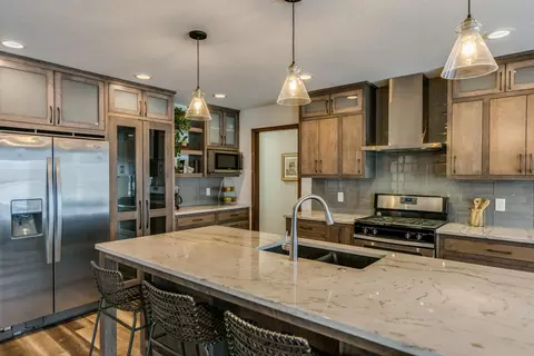 2829 Peach Tree Dr, Bismarck, ND 58504 photo 8