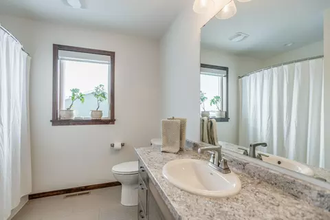2829 Peach Tree Dr, Bismarck, ND 58504 photo 27