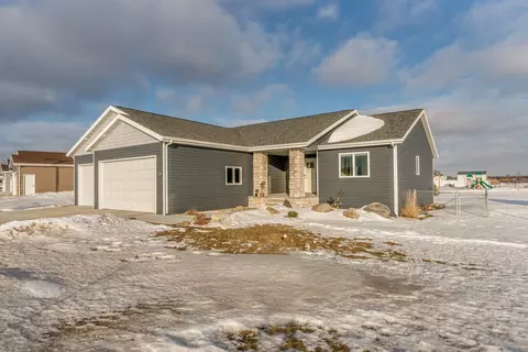 2829 Peach Tree Dr, Bismarck, ND 58504 photo 39