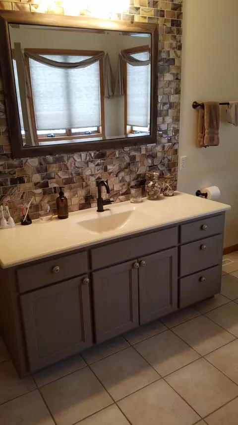 2390 Crocus Dr N, Mandan, ND 58554 photo 10