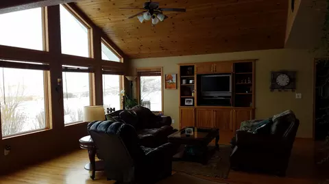 2390 Crocus Dr N, Mandan, ND 58554 photo 8