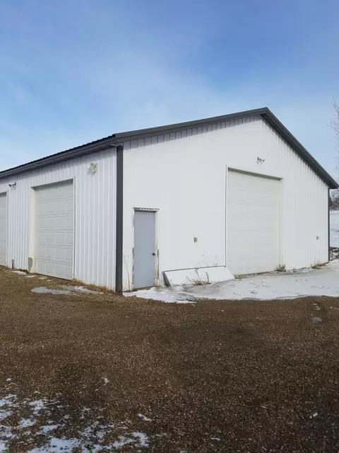 2390 Crocus Dr N, Mandan, ND 58554 photo 27