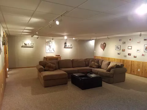 2390 Crocus Dr N, Mandan, ND 58554 photo 17