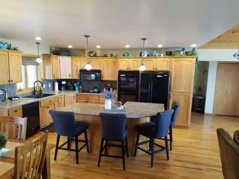 2390 Crocus Dr N, Mandan, ND 58554 photo 4