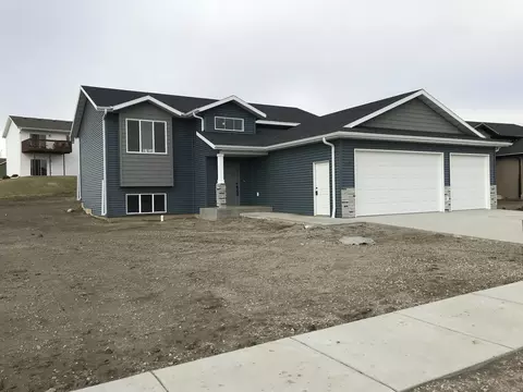 3801 Amari Loop NW, Mandan, ND 58554 photo 1