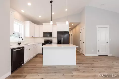 3801 Amari Loop NW, Mandan, ND 58554 photo 7