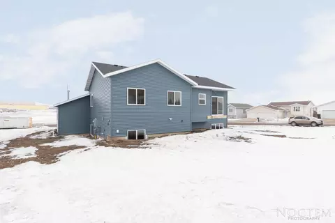 3801 Amari Loop NW, Mandan, ND 58554 photo 23