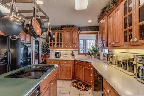 37 Captain Marsh Dr, Mandan, ND 58554 photo 16