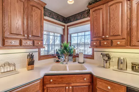 37 Captain Marsh Dr, Mandan, ND 58554 photo 12