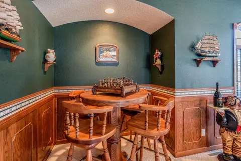 37 Captain Marsh Dr, Mandan, ND 58554 photo 8