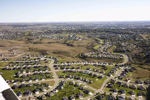 3723 Cogburn Rd, Bismarck, ND 58503 photo 8