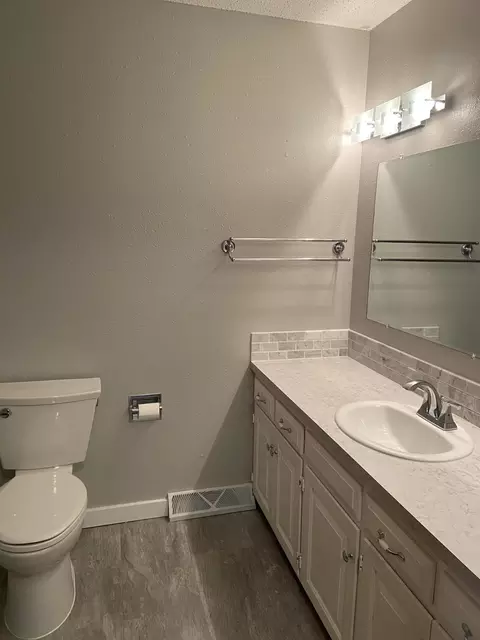 111 Brandon Dr, Bismarck, ND 58503 photo 7