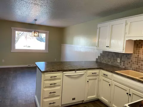 111 Brandon Dr, Bismarck, ND 58503 photo 5