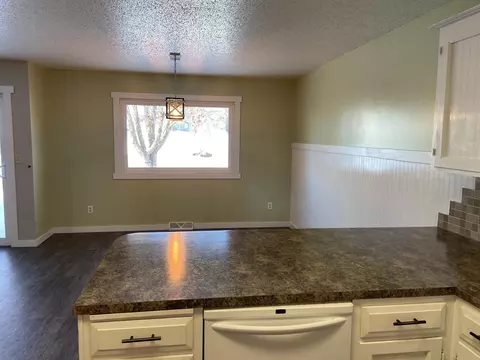 111 Brandon Dr, Bismarck, ND 58503 photo 21