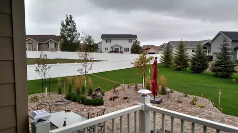 512 Quarry Ln, Bismarck, ND 58503 photo 2