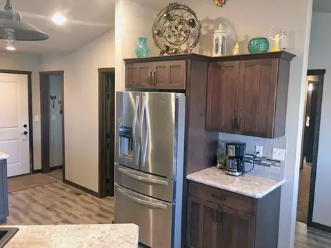 512 Quarry Ln, Bismarck, ND 58503 photo 8