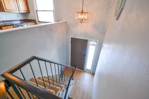 523 Marilyn Dr, Mandan, ND 58554 photo 2