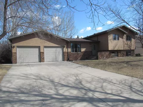 1500 Territory Dr, Bismarck, ND 58503 photo 1