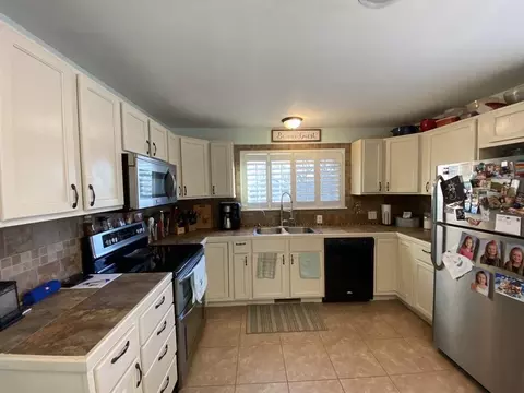 400 2nd St NE, Mandan, ND 58554 photo 9