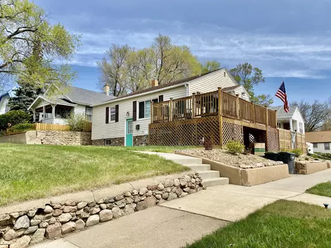 400 2nd St NE, Mandan, ND 58554 photo 1