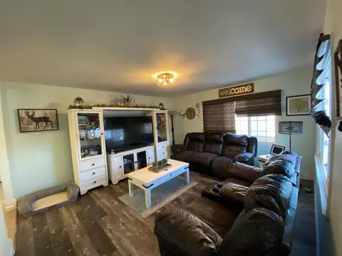 400 2nd St NE, Mandan, ND 58554 photo 5