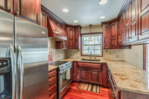111 E Denver Ave, Bismarck, ND 58504 photo 4