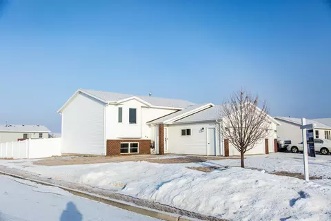 116 Lewis Rd, Lincoln, ND 58504 photo 2