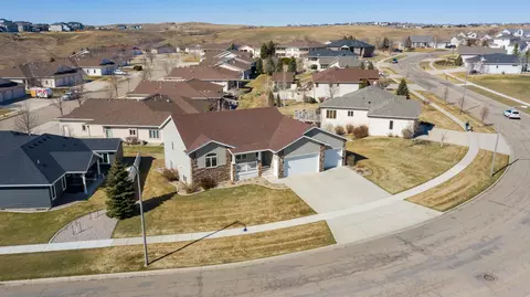 2010 Valley Dr, Bismarck, ND 58503 photo 38