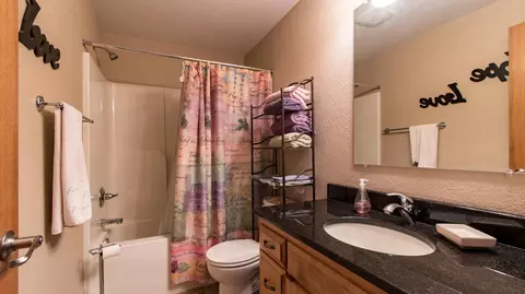2010 Valley Dr, Bismarck, ND 58503 photo 28