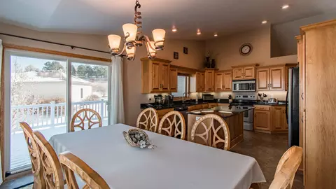 2010 Valley Dr, Bismarck, ND 58503 photo 5