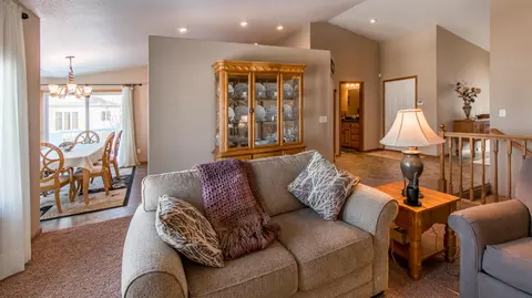 2010 Valley Dr, Bismarck, ND 58503 photo 8