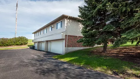 3226 E Capitol Ave E, Bismarck, ND 58501 photo 7