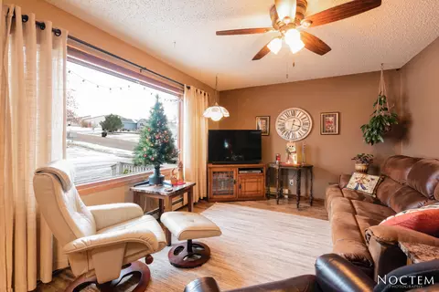 3226 E Capitol Ave E, Bismarck, ND 58501 photo 3