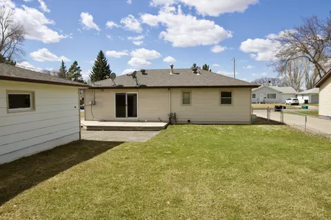 1819 Assumption Dr, Bismarck, ND 58501 photo 14