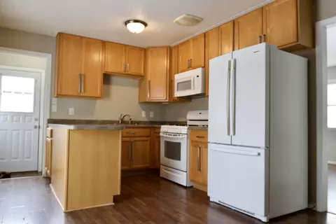 1819 Assumption Dr, Bismarck, ND 58501 photo 2