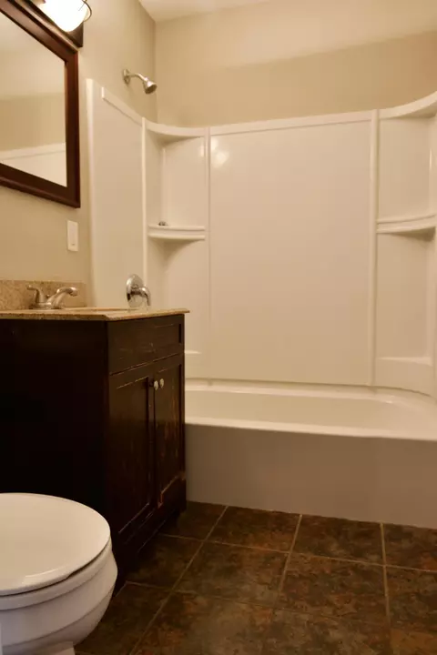 1819 Assumption Dr, Bismarck, ND 58501 photo 8