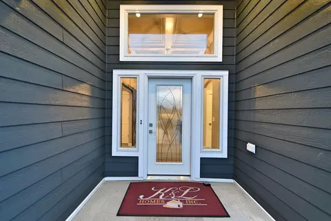 1102 Community Loop, Bismarck, ND 58503 photo 3