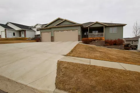 3200 Vantassel Dr, Bismarck, ND 58501 photo 1