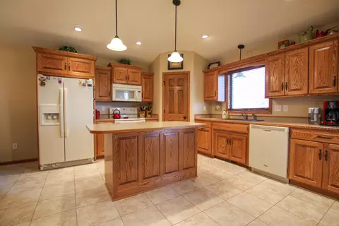 3200 Vantassel Dr, Bismarck, ND 58501 photo 2