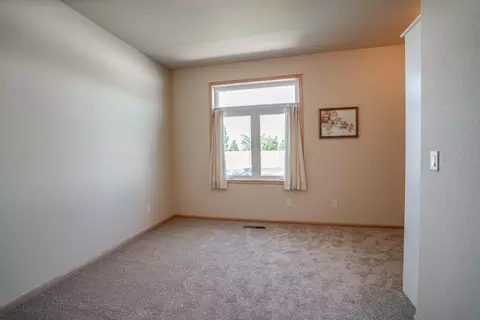 3400 Edgewood Village Loop, Bismarck, ND 58503 photo 24