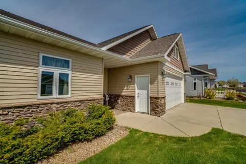 3400 Edgewood Village Loop, Bismarck, ND 58503 photo 40