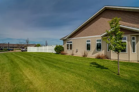 3400 Edgewood Village Loop, Bismarck, ND 58503 photo 42